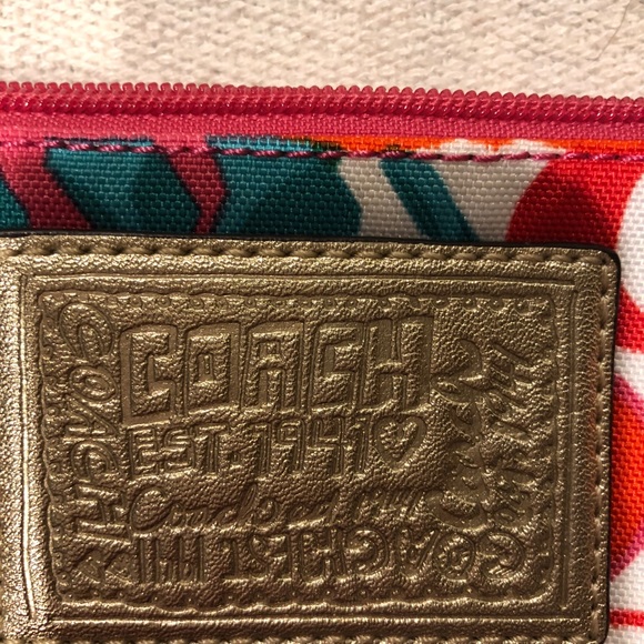 🛑 SOLD Coach wristlet - Picture 2 of 4